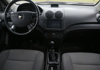 Подержанный автомобиль Chevrolet Aveo Sedan 2006 года (12 фото)