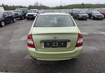 Подержанный автомобиль LADA (ВАЗ) Kalina Sedan 2006 года (6 фото)