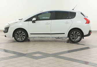 Подержанный автомобиль Peugeot 3008 2012 года (7 фото)