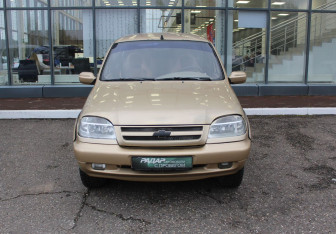 Подержанный автомобиль Chevrolet Niva 2006 года (2 фото)