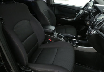 Подержанный автомобиль SsangYong Actyon 2014 года (10 фото)