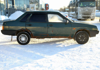 Подержанный автомобиль LADA (ВАЗ) 21099 1999 года (7 фото)