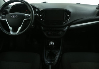Подержанный автомобиль LADA (ВАЗ) Vesta Sedan 2021 года (12 фото)