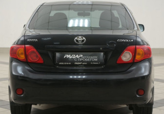 Подержанный автомобиль Toyota Corolla Sedan 2008 года (3 фото)