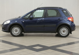 Подержанный автомобиль Suzuki SX4 Hatchback 2007 года (7 фото)