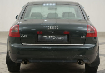 Подержанный автомобиль Audi A6 Sedan 2002 года (3 фото)