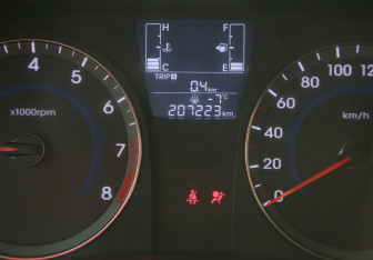 Подержанный автомобиль Hyundai Solaris Sedan 2015 года (18 фото)