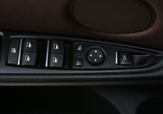 Подержанный автомобиль BMW X5 2017 года (17 фото)