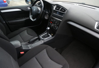Подержанный автомобиль Citroen C4 Sedan 2015 года (9 фото)