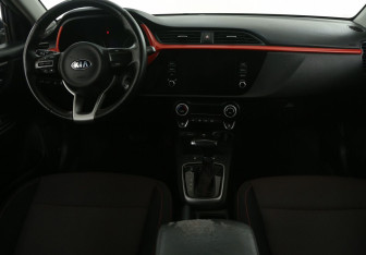 Подержанный автомобиль Kia Rio Hatchback 2020 года (22 фото)