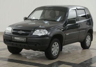 Подержанный автомобиль Chevrolet Niva 2015 года (8 фото)