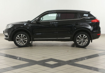 Подержанный автомобиль Geely Atlas 2019 года (7 фото)