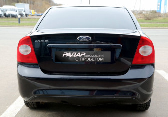 Подержанный автомобиль Ford Focus Sedan 2011 года (5 фото)