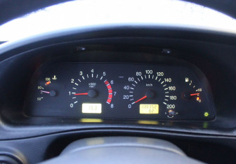 Подержанный автомобиль Chevrolet Niva 2007 года (14 фото)