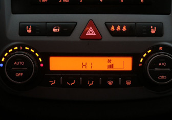 Подержанный автомобиль Kia Ceed Hatchback 2008 года (17 фото)