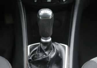 Подержанный автомобиль Hyundai Solaris Sedan 2012 года (15 фото)