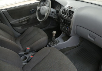 Подержанный автомобиль Hyundai Accent Sedan 2008 года (9 фото)
