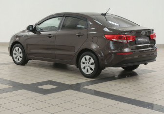 Подержанный автомобиль Kia Rio Sedan 2017 года (2 фото)