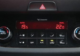 Подержанный автомобиль Kia Sportage 2012 года (17 фото)