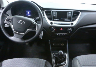 Подержанный автомобиль Hyundai Solaris Sedan 2017 года (8 фото)