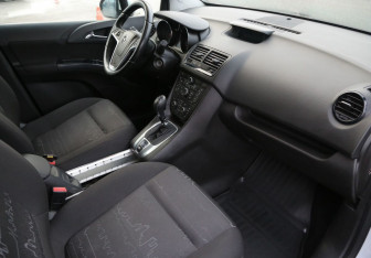 Подержанный автомобиль Opel Meriva 2012 года (9 фото)