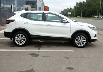 Подержанный автомобиль Nissan Qashqai 2021 года (7 фото)
