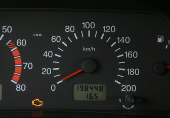 Подержанный автомобиль Chevrolet Niva 2004 года (17 фото)