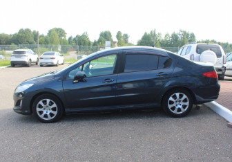 Подержанный автомобиль Peugeot 408 2013 года (4 фото)