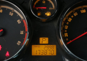 Подержанный автомобиль Opel Antara 2008 года (18 фото)