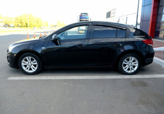 Подержанный автомобиль Chevrolet Cruze Hatchback 2013 года (8 фото)