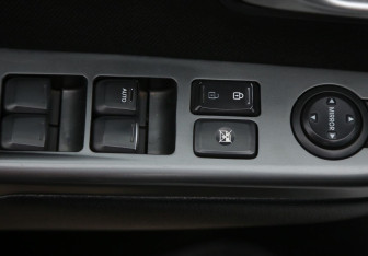 Подержанный автомобиль Kia Rio Sedan 2011 года (17 фото)