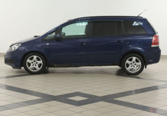 Подержанный автомобиль Opel Zafira Compactvan 2007 года (7 фото)