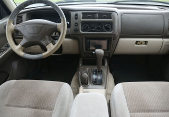 Подержанный автомобиль Mitsubishi Montero Sport 2001 года (12 фото)