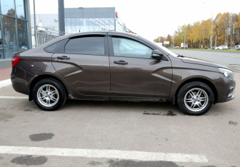 Подержанный автомобиль LADA (ВАЗ) Vesta Sedan 2016 года (7 фото)