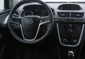 Подержанный автомобиль Opel Mokka 2014 года (14 фото)