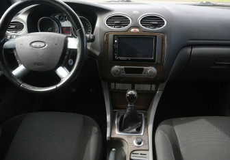 Подержанный автомобиль Ford Focus Sedan 2008 года (11 фото)