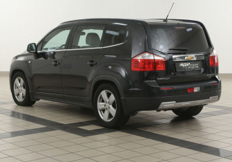 Подержанный автомобиль Chevrolet Orlando 2011 года (2 фото)