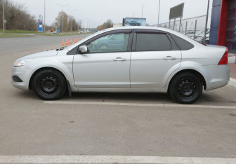 Подержанный автомобиль Ford Focus Sedan 2011 года (8 фото)