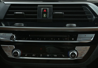 Подержанный автомобиль BMW X3 2018 года (15 фото)