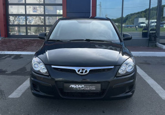 Подержанный автомобиль Hyundai i30 Hatchback 2009 года (2 фото)