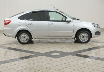 Подержанный автомобиль LADA (ВАЗ) Granta Liftback 2023 года (5 фото)