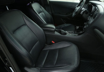 Подержанный автомобиль Kia Optima Sedan 2012 года (10 фото)