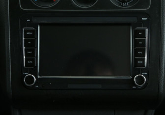 Подержанный автомобиль Volkswagen Touran 2005 года (13 фото)