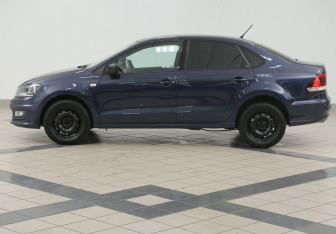Подержанный автомобиль Volkswagen Polo Sedan 2016 года (7 фото)