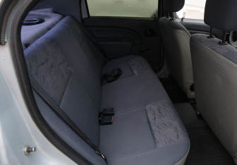 Подержанный автомобиль Renault Logan Sedan 2007 года (11 фото)