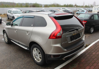 Подержанный автомобиль Volvo XC60 2010 года (5 фото)