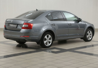 Подержанный автомобиль Skoda Octavia Liftback 2016 года (4 фото)