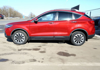 Подержанный автомобиль FAW Besturn X80 2019 года (8 фото)