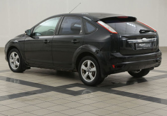 Подержанный автомобиль Ford Focus Hatchback 2008 года (2 фото)