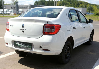 Подержанный автомобиль Renault Logan Sedan 2015 года (6 фото)